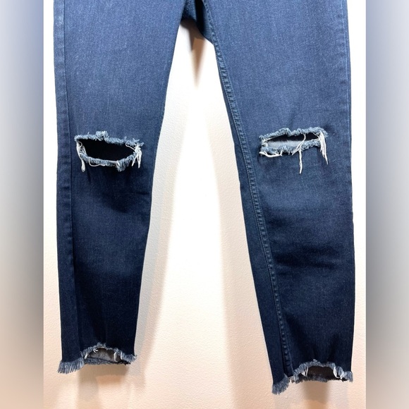 FREE PEOPLE Jeans Women’s Size 29 High-Rise Frayed Hem Busted‎ Knee Skinny - Picture 5 of 13